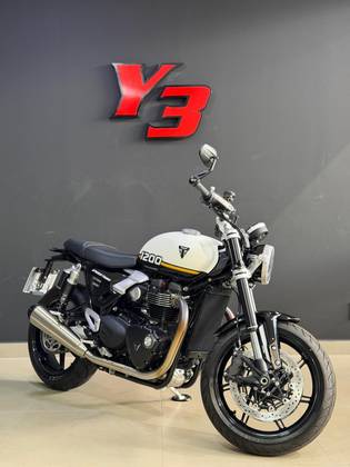 TRIUMPH SPEED TWIN 